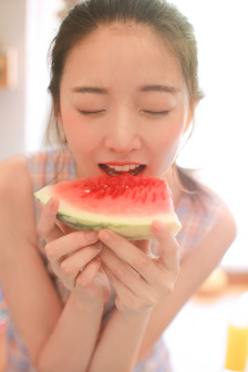 年轻的妈妈在线看